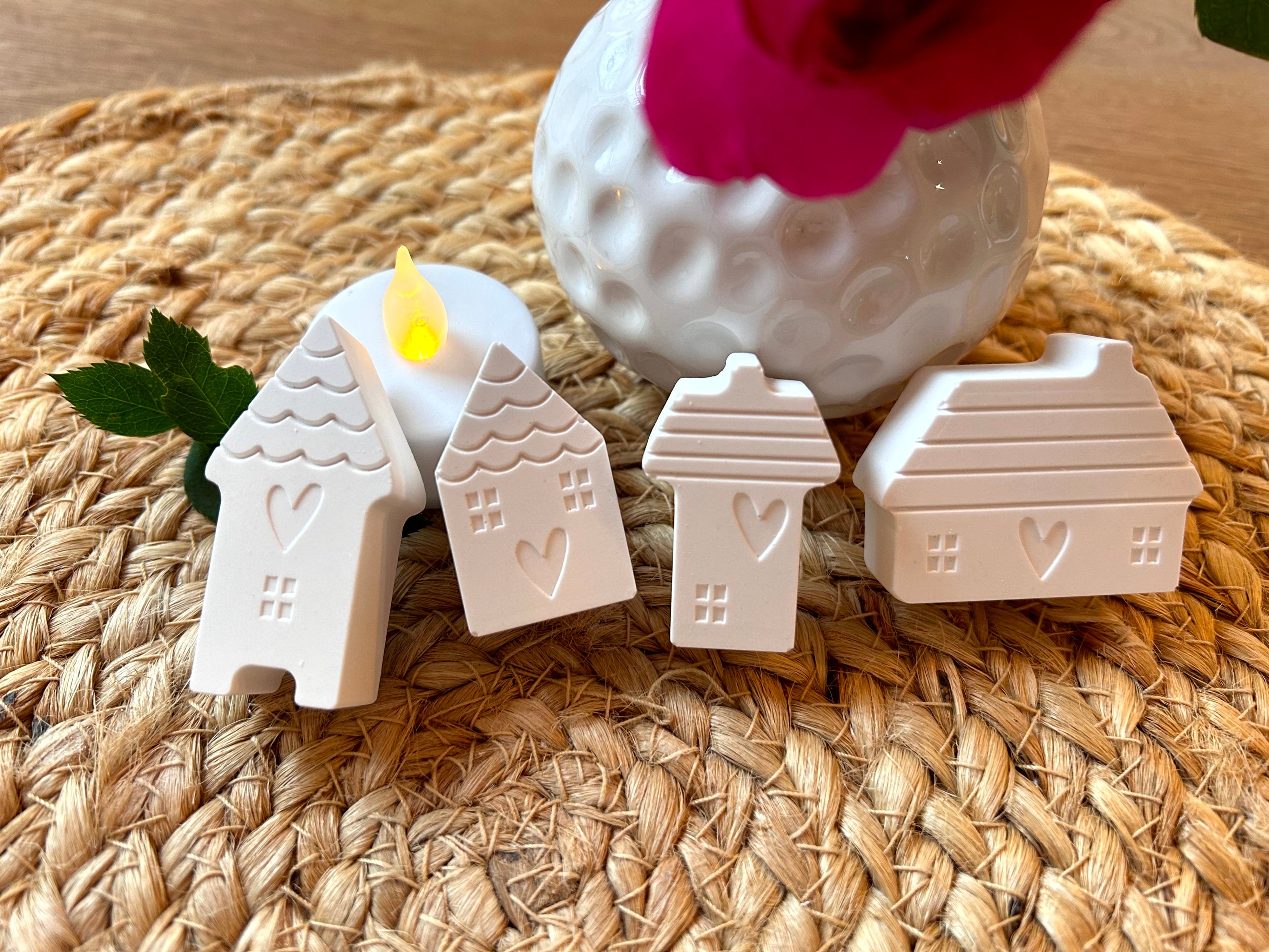 Silikon - Gießform - 4er Set Minihäuser mit Herzen 2 - Graviert -