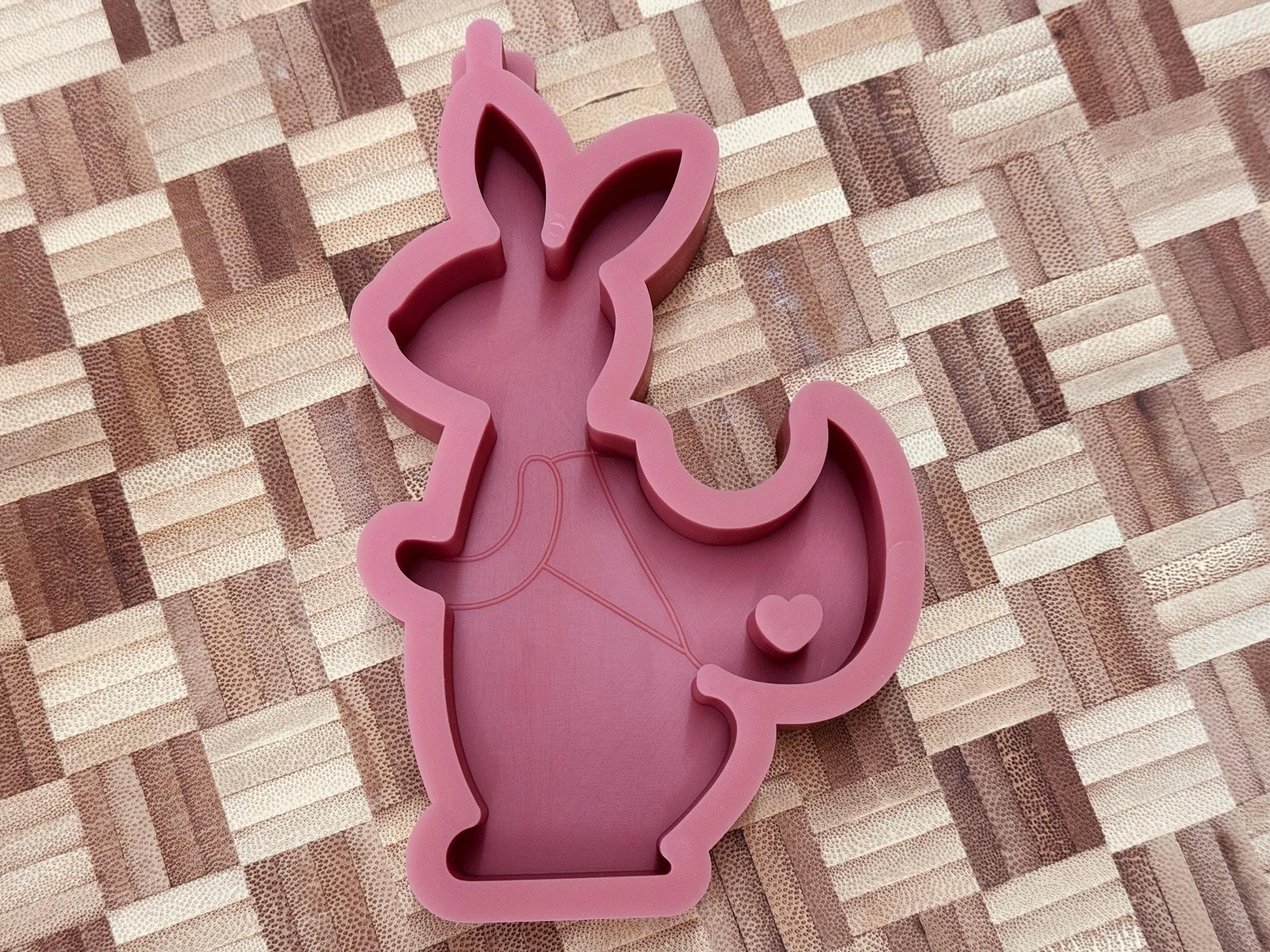 Silikon - Gießform - Wanderhase mit Rucksack - Ostern - Schokoladenkugelhalter -