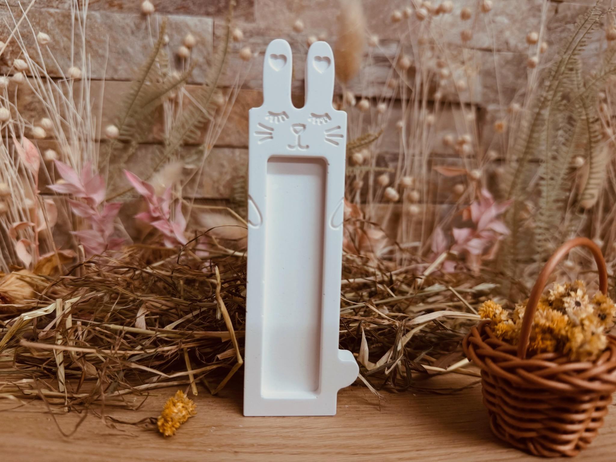 Silikon - Gießform - Hase mit Herzen als Schokoladenriegelhalter -