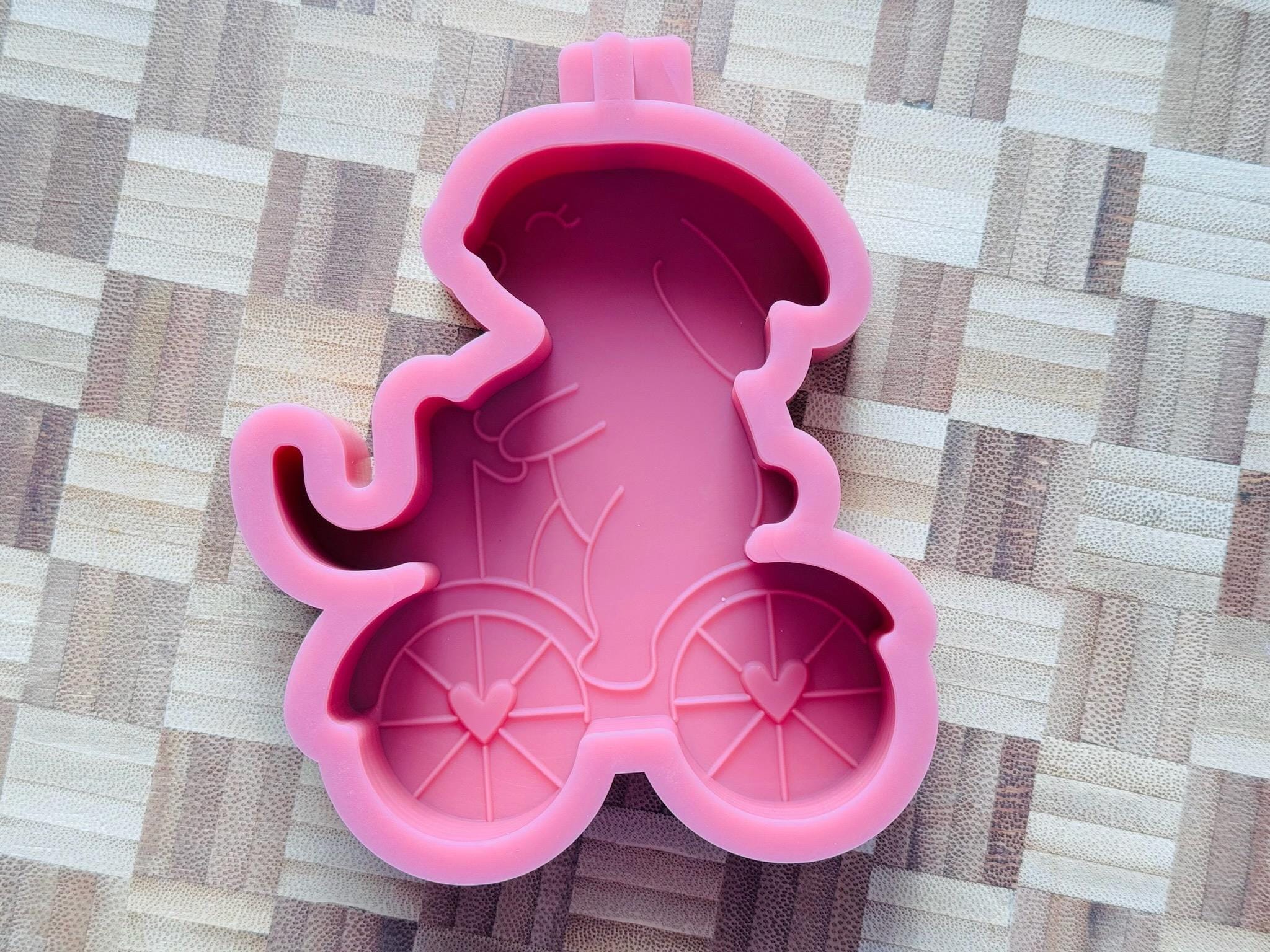 Silikon - Gießform - Hase mit Fahrrad - mini Schokoladenkugelhalter -