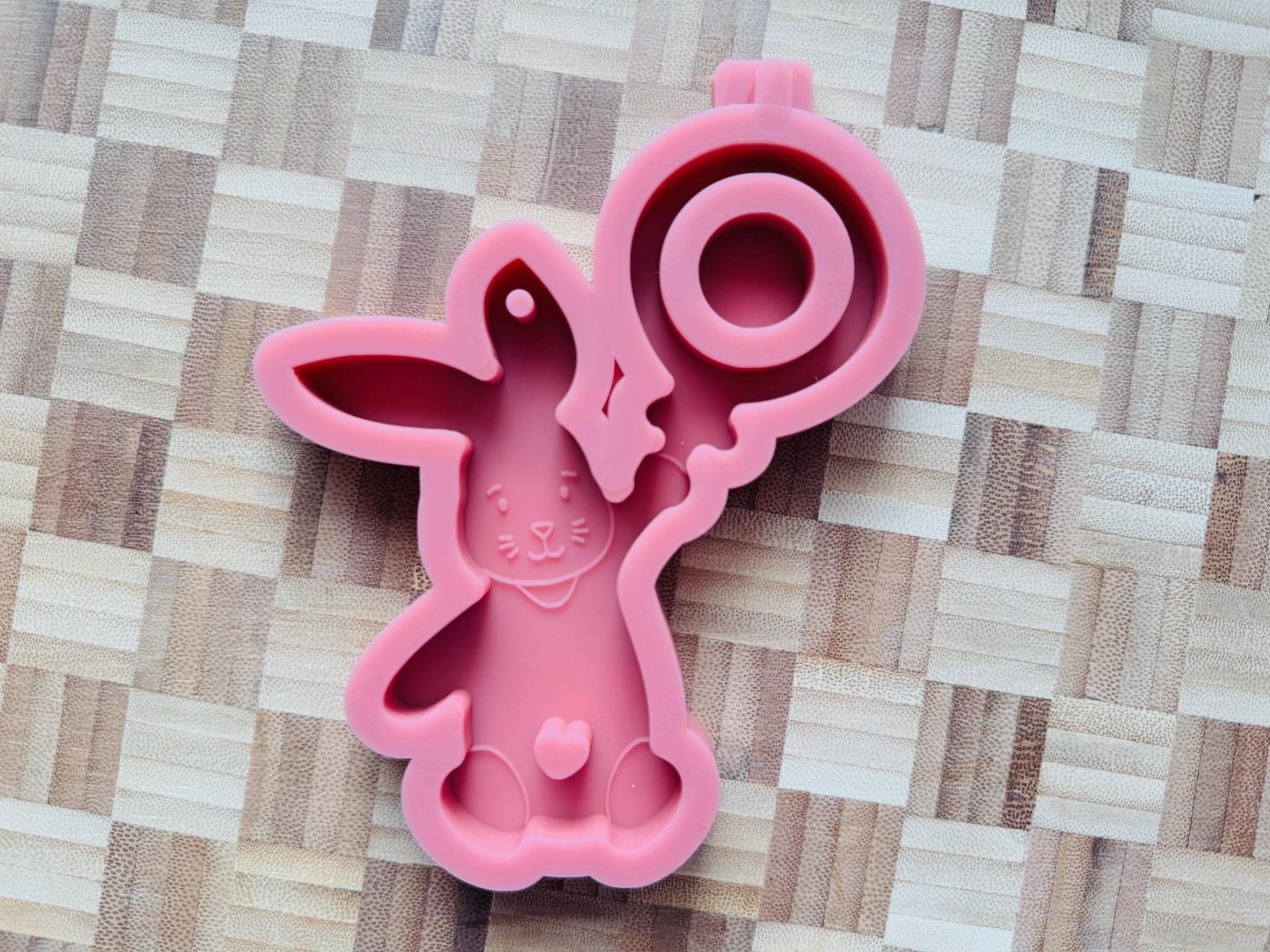 Silikon - Gießform - Babyhase mit Ballon als Schokoladenkugelhalter - Aufhänger -