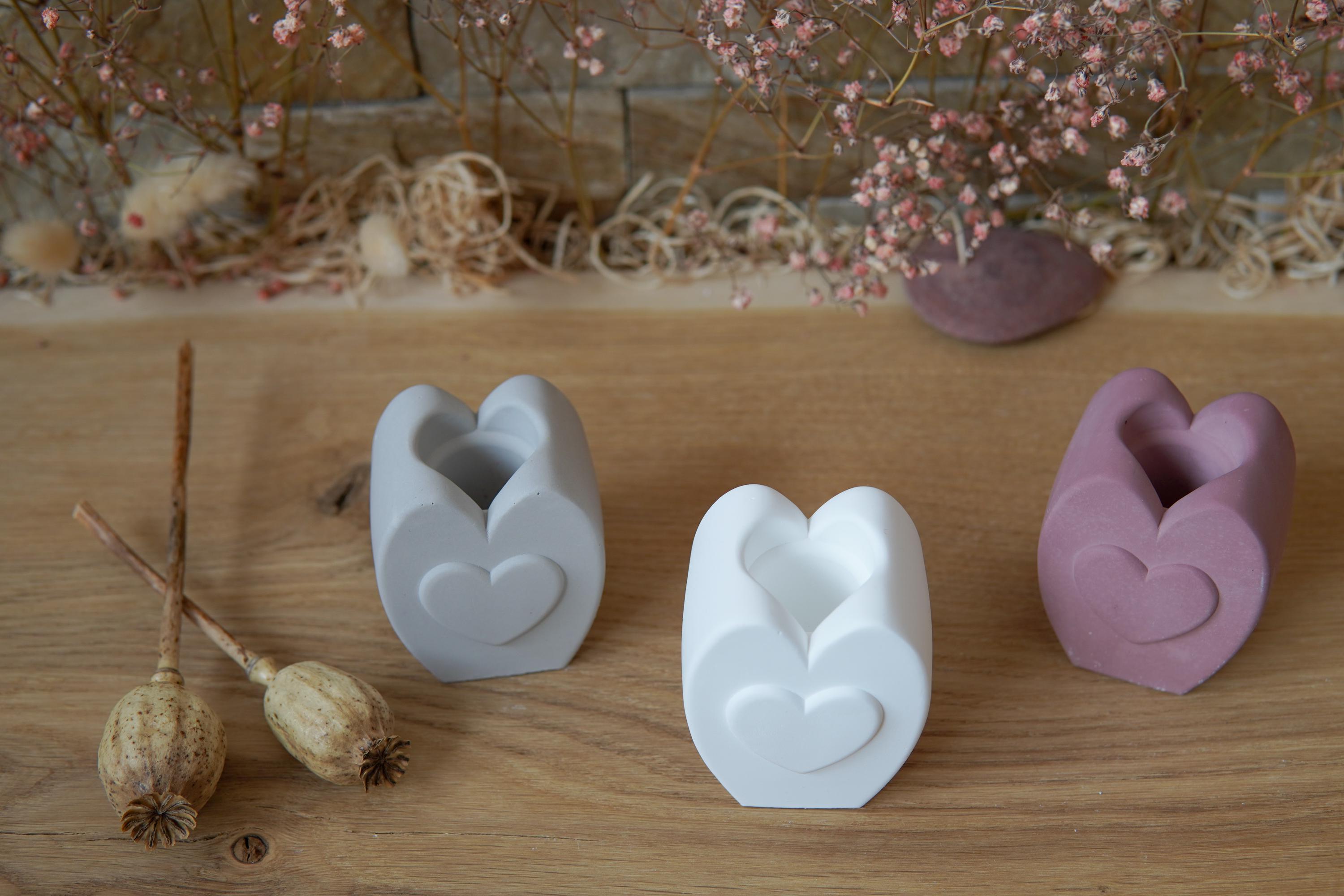Silikongießform - Herzsockel-Vase / Stabkerzenhalter -