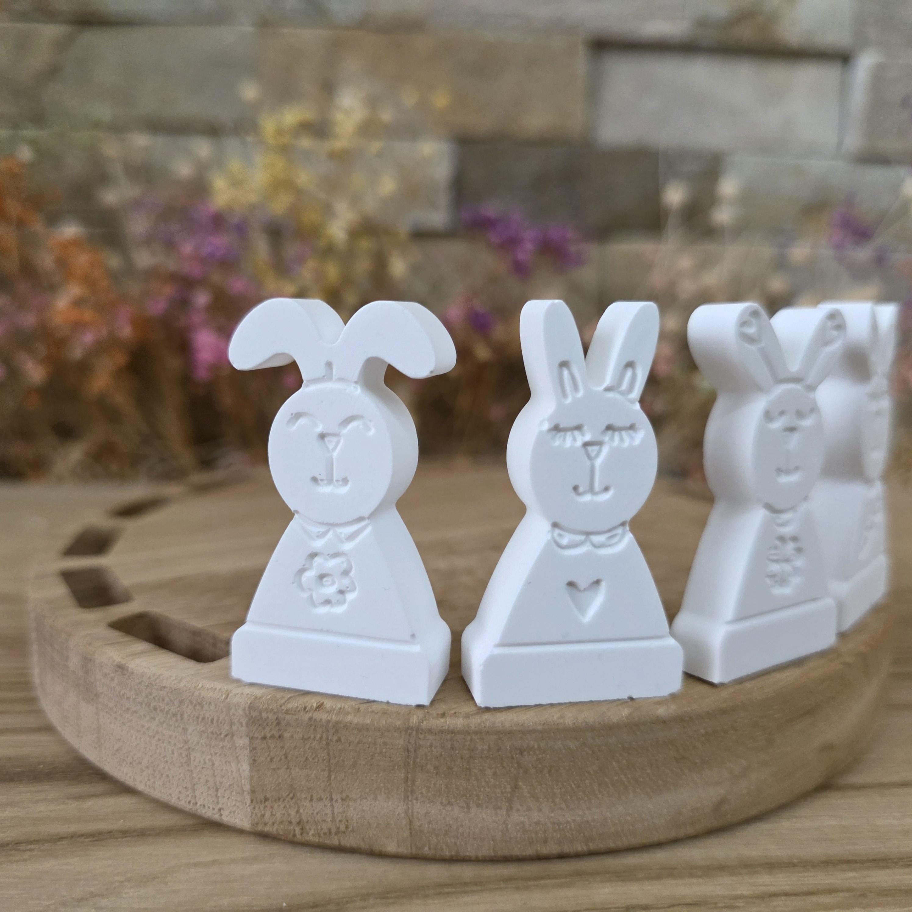 Silikon – Gießform – Steckform Hoppelquartett – 4 Hasen auf Mini-Sockel
