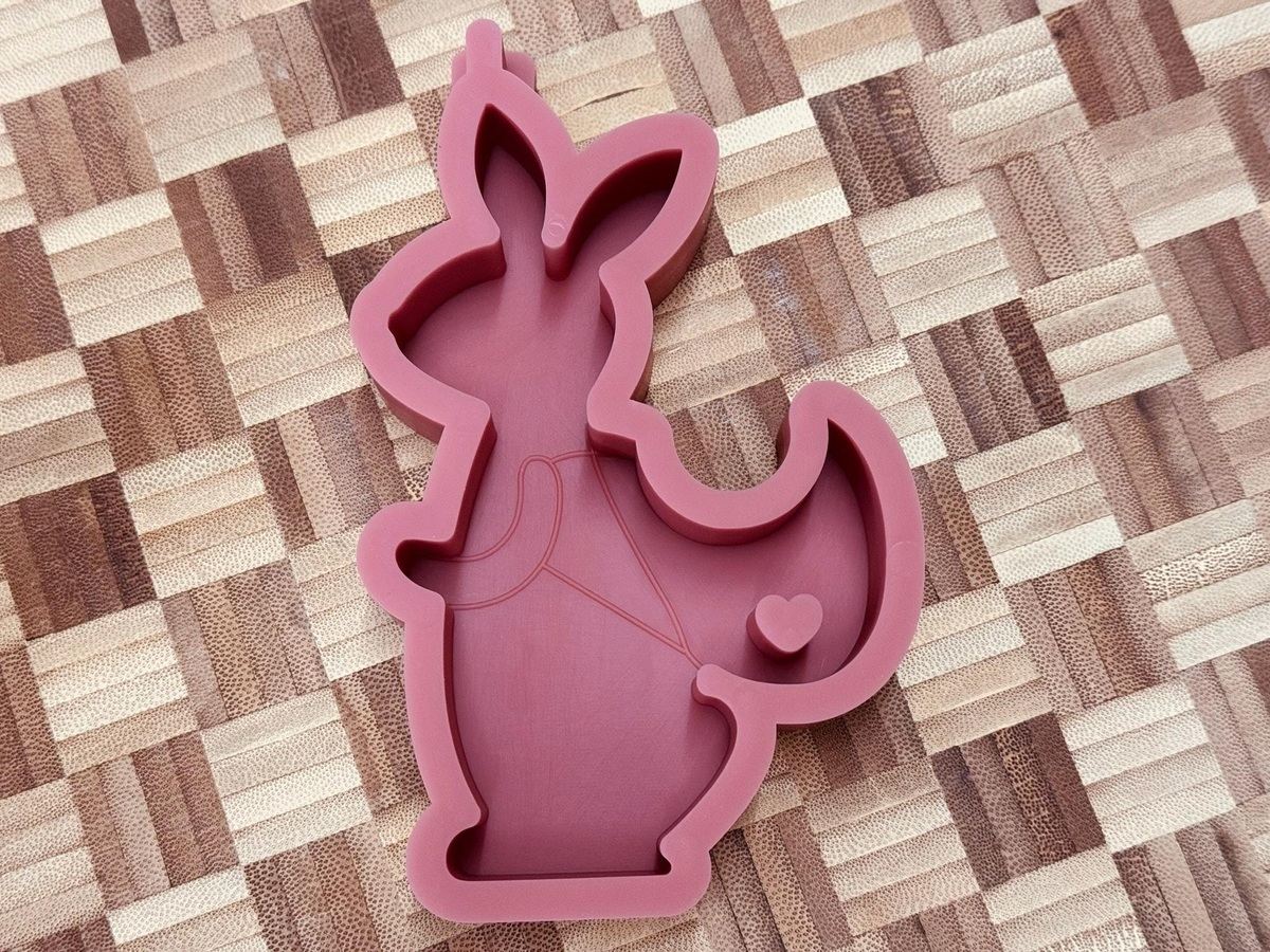 Silikon Gießform Wanderhase mit Rucksack Ostern Schokoladenkugelhalter – Ansicht 10