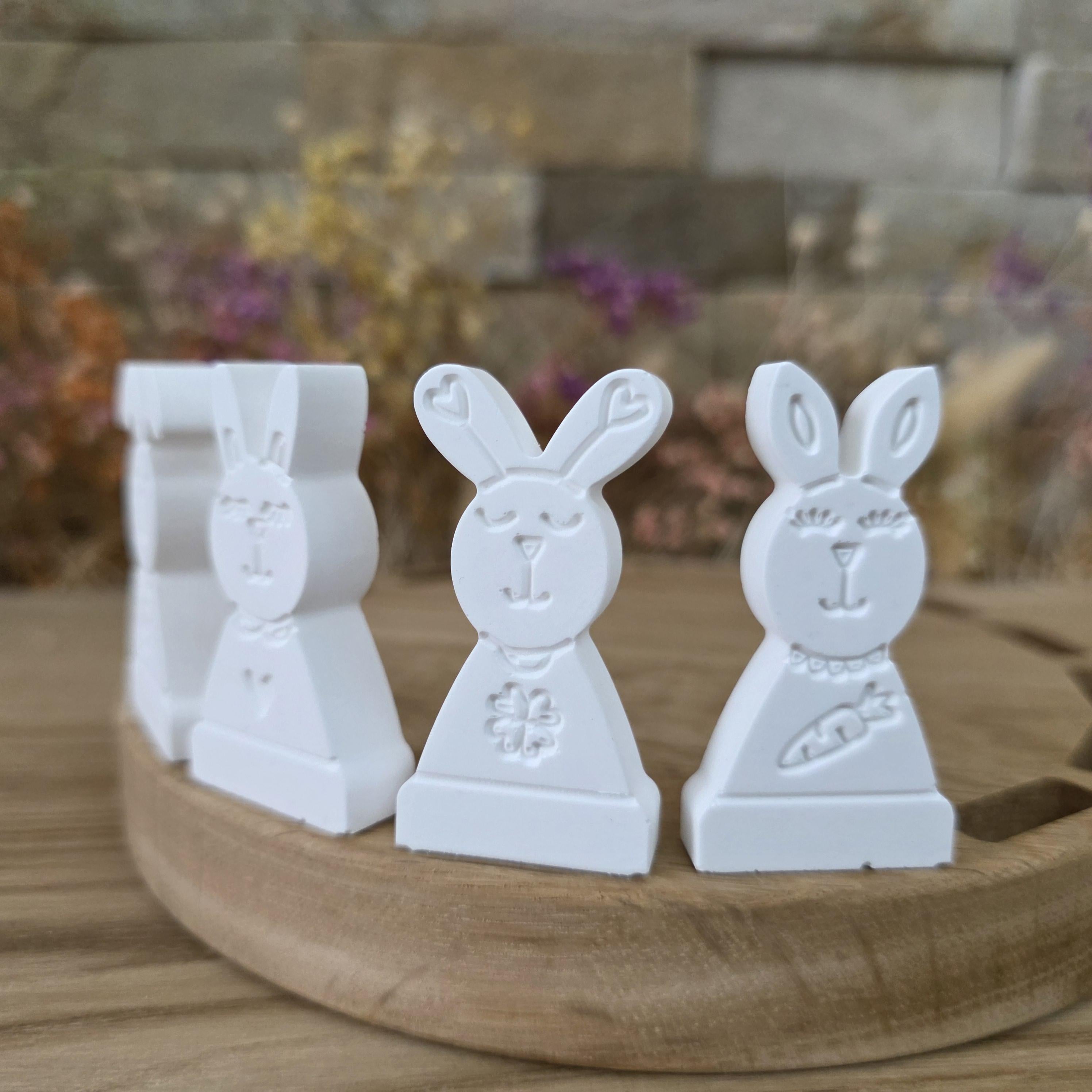 Silikon – Gießform – Steckform Hoppelquartett – 4 Hasen auf Mini-Sockel