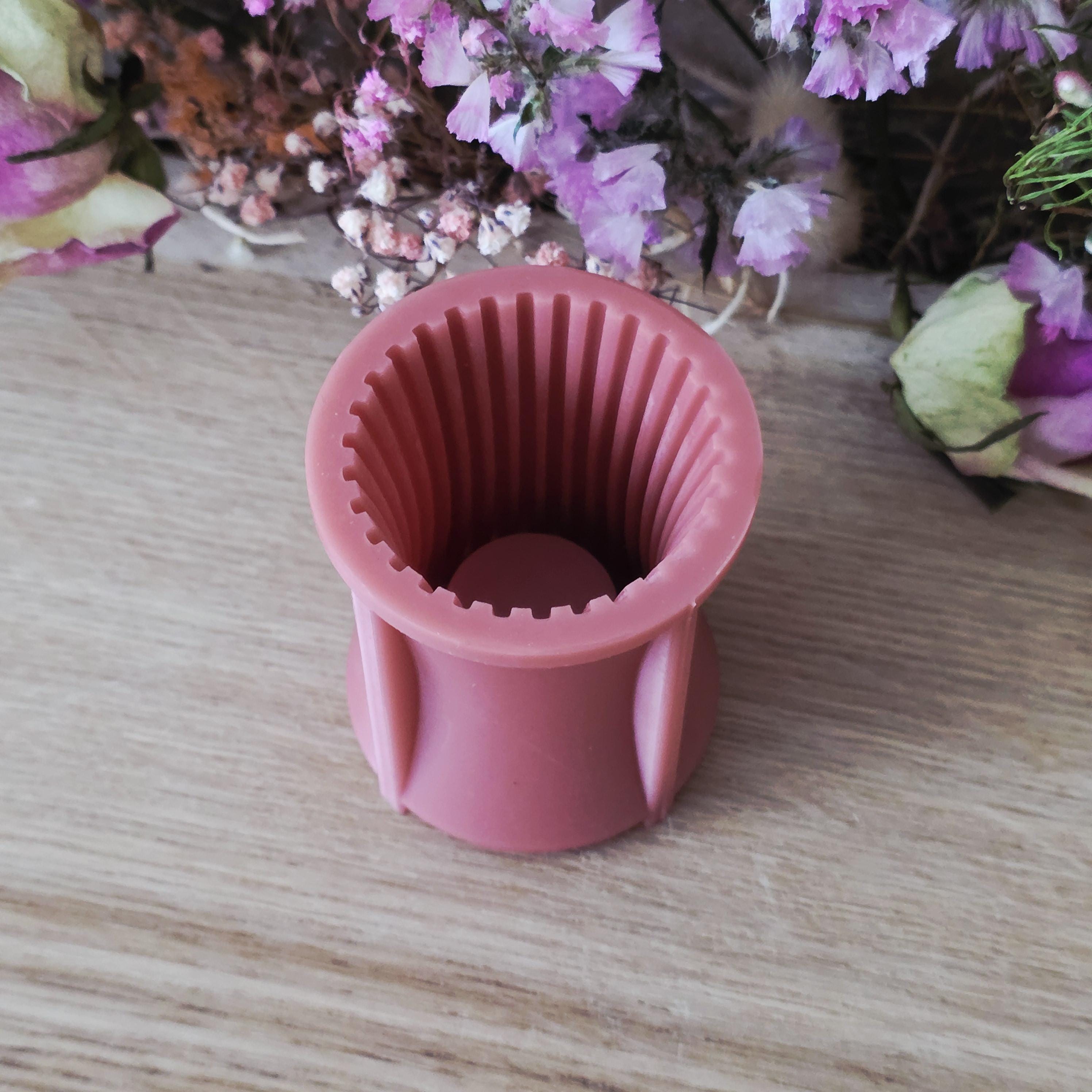 Silikon – Gießform – Etagere-Erhöhung 2in1 – Rillenstruktur – für 22 mm Stabkerzen -