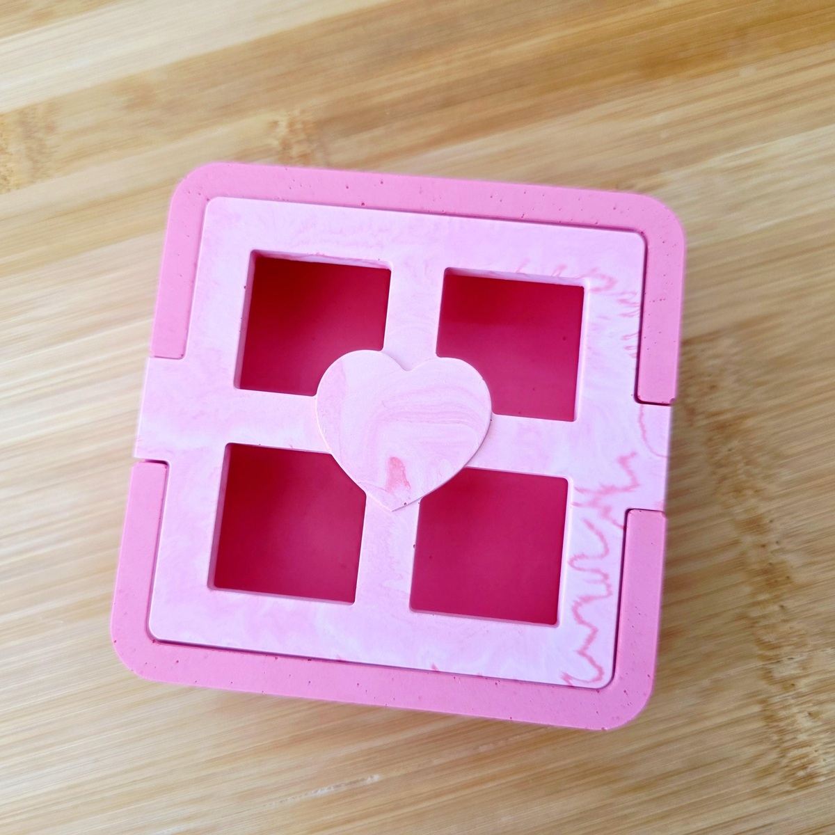 Silikon-Gießform GeschenkdosenDeckel Herzgeschenk – Ansicht 2